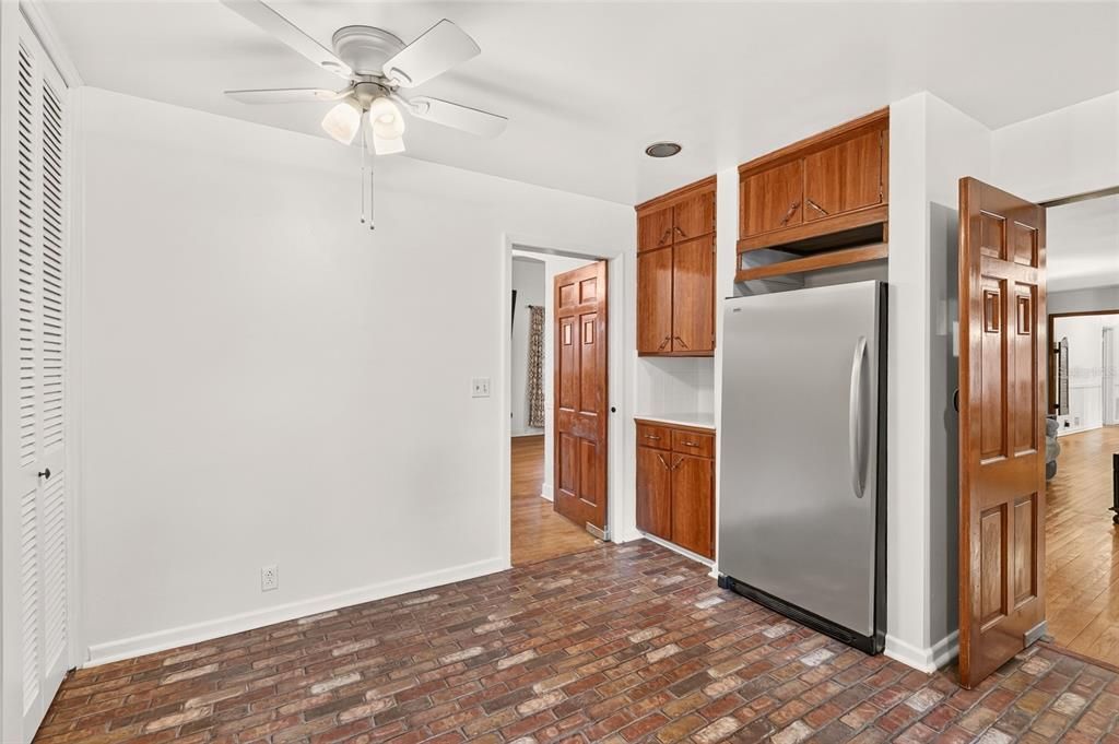 En Venta: $779,500 (5 camas, 3 baños, 3528 Pies cuadrados)