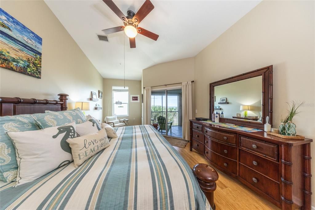 For Sale: $525,000 (3 beds, 2 baths, 1716 Square Feet)