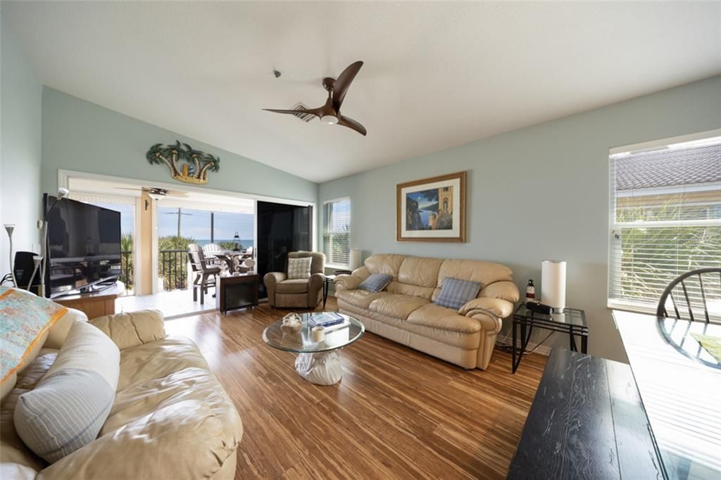 For Sale: $525,000 (3 beds, 2 baths, 1716 Square Feet)