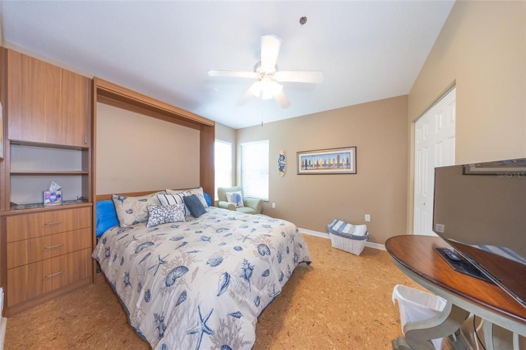 For Sale: $525,000 (3 beds, 2 baths, 1716 Square Feet)