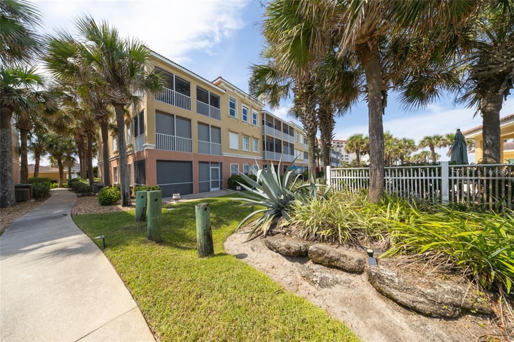 For Sale: $525,000 (3 beds, 2 baths, 1716 Square Feet)