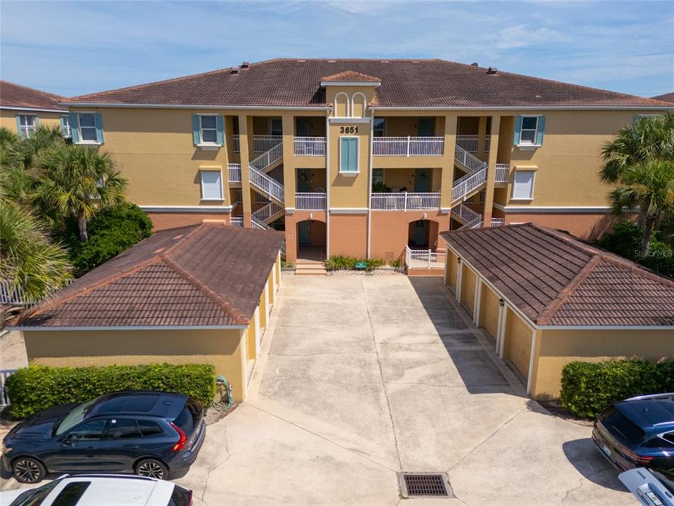 For Sale: $525,000 (3 beds, 2 baths, 1716 Square Feet)