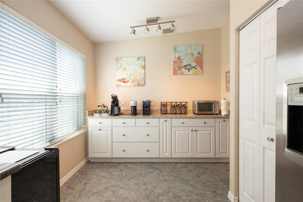For Sale: $525,000 (3 beds, 2 baths, 1716 Square Feet)