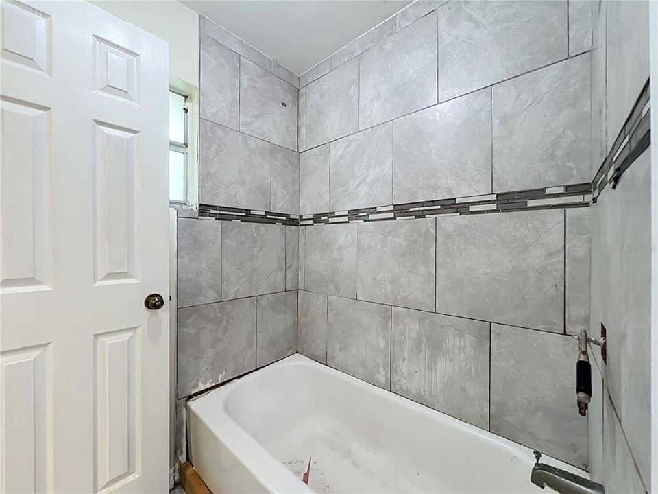 For Sale: $185,000 (3 beds, 1 baths, 1136 Square Feet)