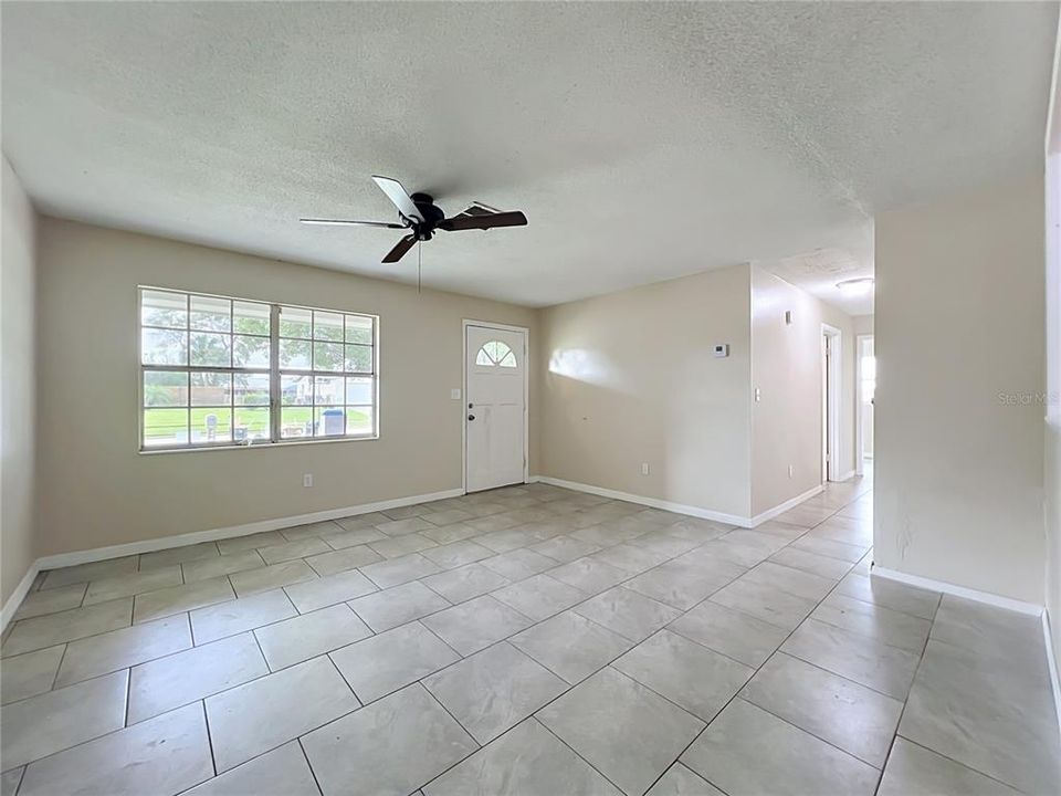 For Sale: $185,000 (3 beds, 1 baths, 1136 Square Feet)