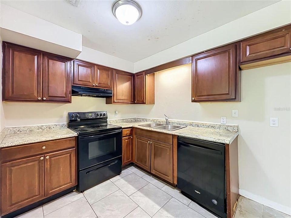 For Sale: $185,000 (3 beds, 1 baths, 1136 Square Feet)