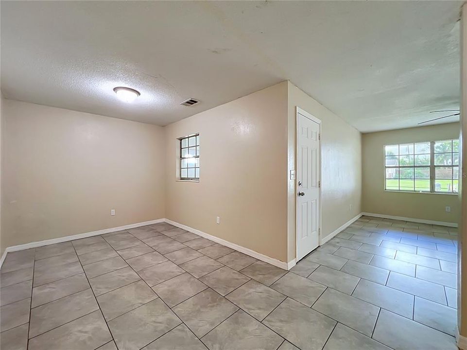 For Sale: $185,000 (3 beds, 1 baths, 1136 Square Feet)