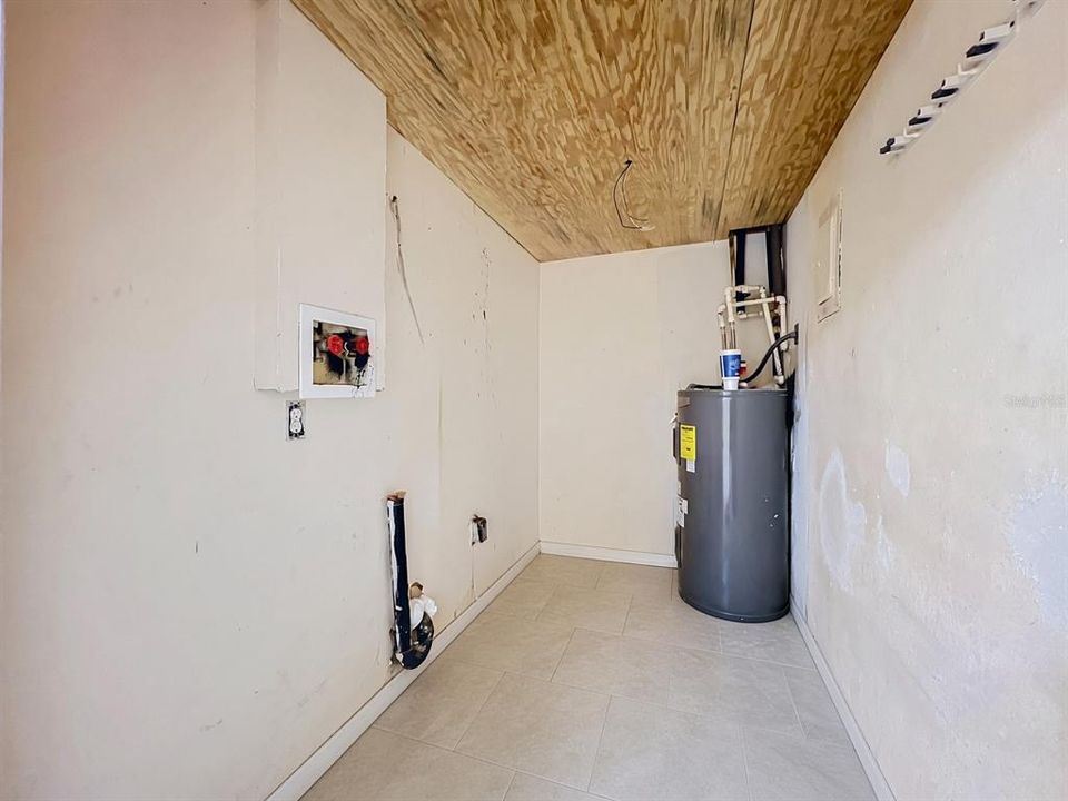 For Sale: $185,000 (3 beds, 1 baths, 1136 Square Feet)