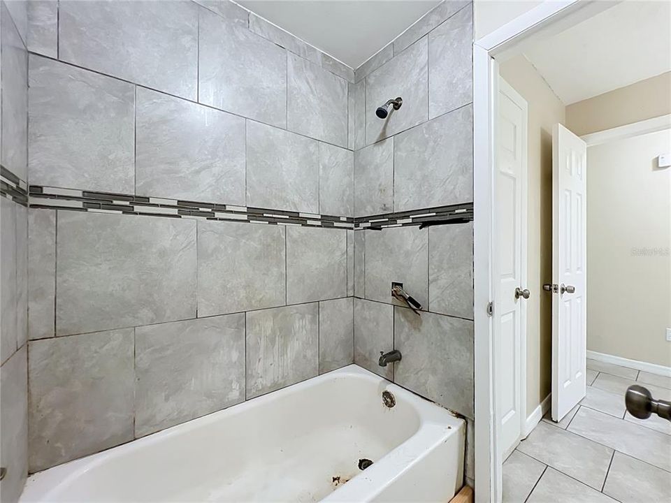 For Sale: $185,000 (3 beds, 1 baths, 1136 Square Feet)