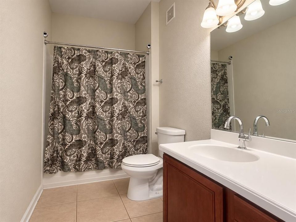 For Sale: $300,000 (3 beds, 2 baths, 1962 Square Feet)