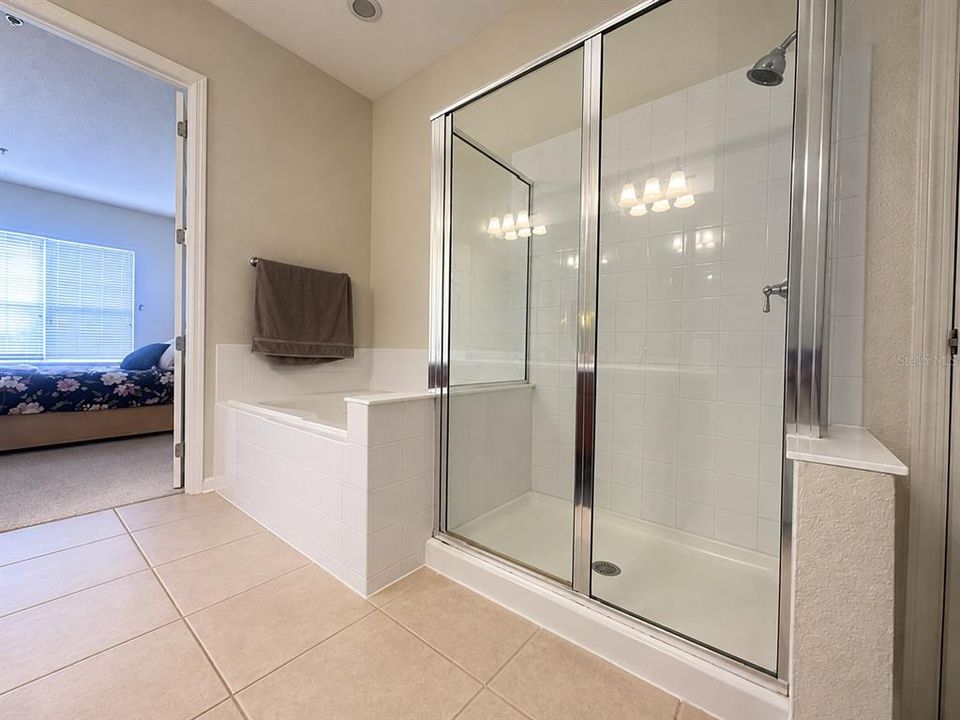 For Sale: $300,000 (3 beds, 2 baths, 1962 Square Feet)