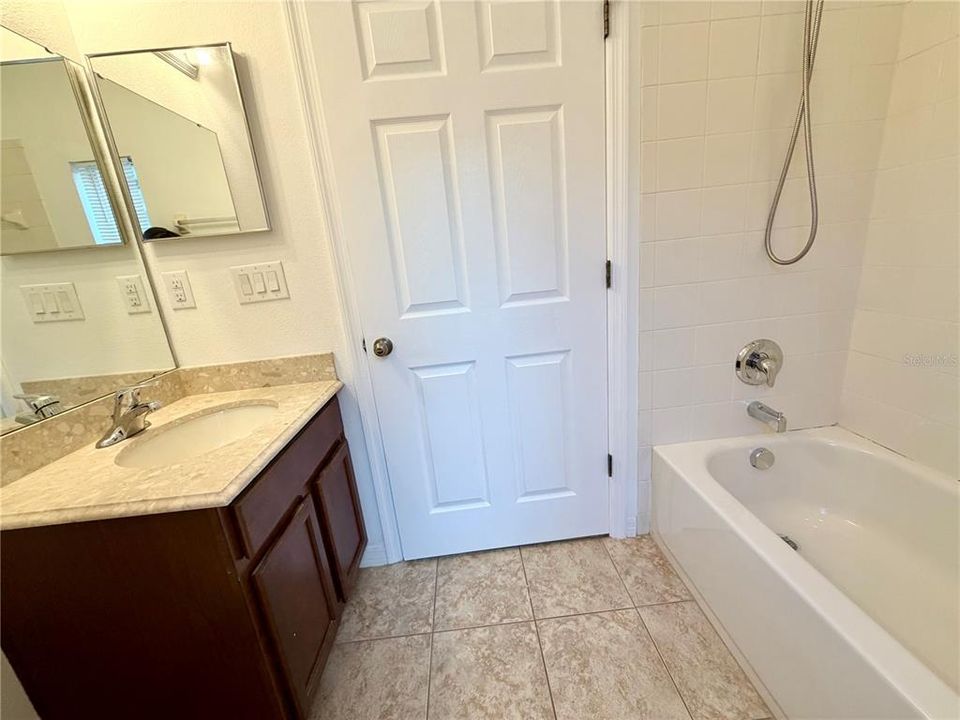 В аренду: $1,950 (3 спален, 2 ванн, 1386 Квадратных фут)