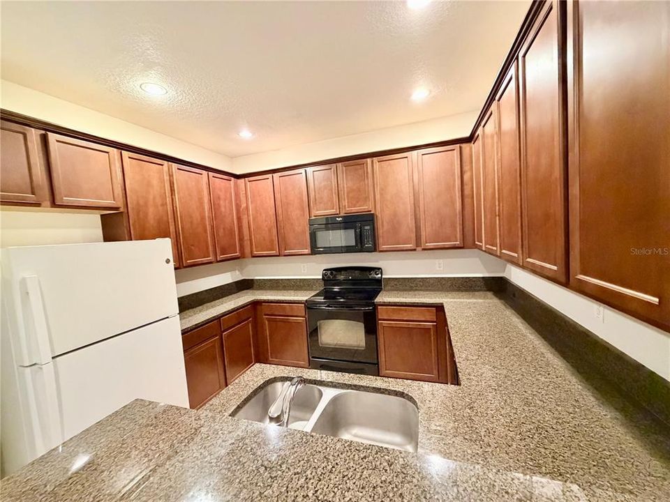 В аренду: $1,950 (3 спален, 2 ванн, 1386 Квадратных фут)