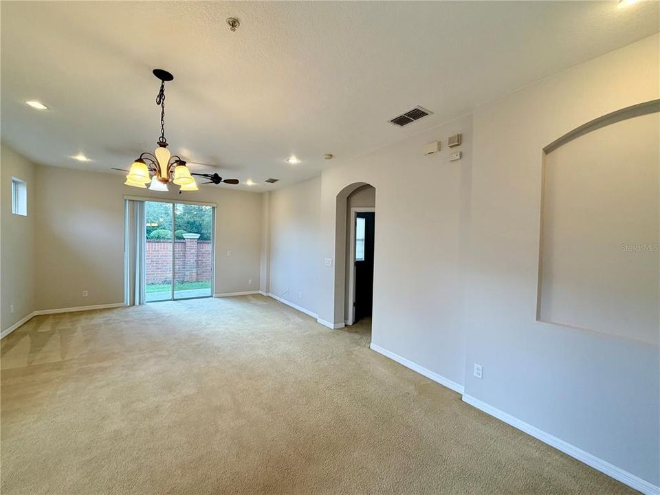 В аренду: $1,950 (3 спален, 2 ванн, 1386 Квадратных фут)
