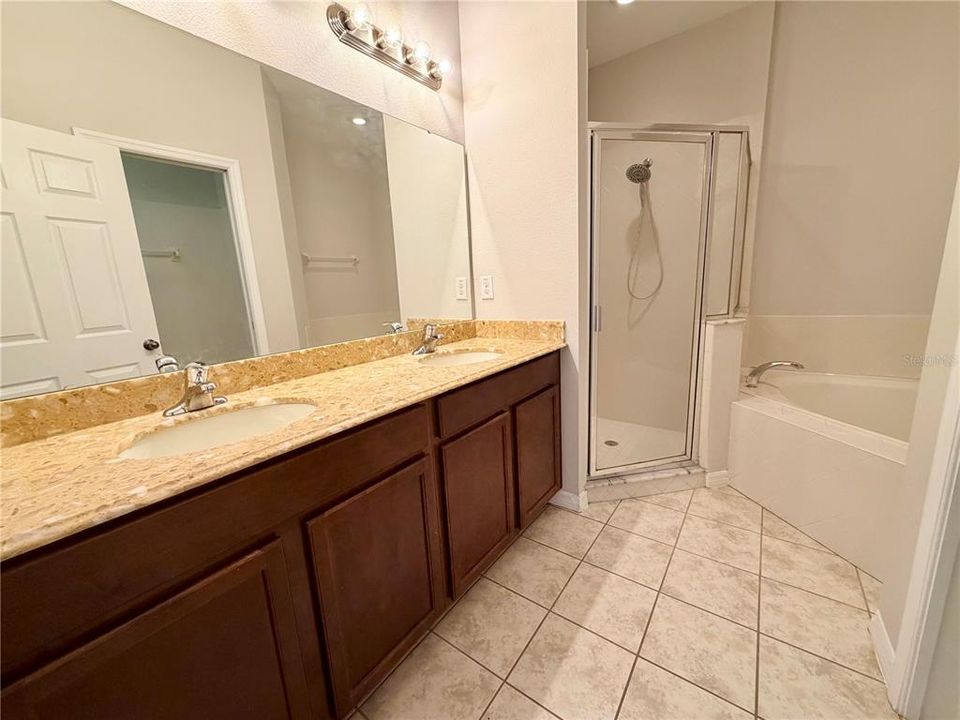 В аренду: $1,950 (3 спален, 2 ванн, 1386 Квадратных фут)