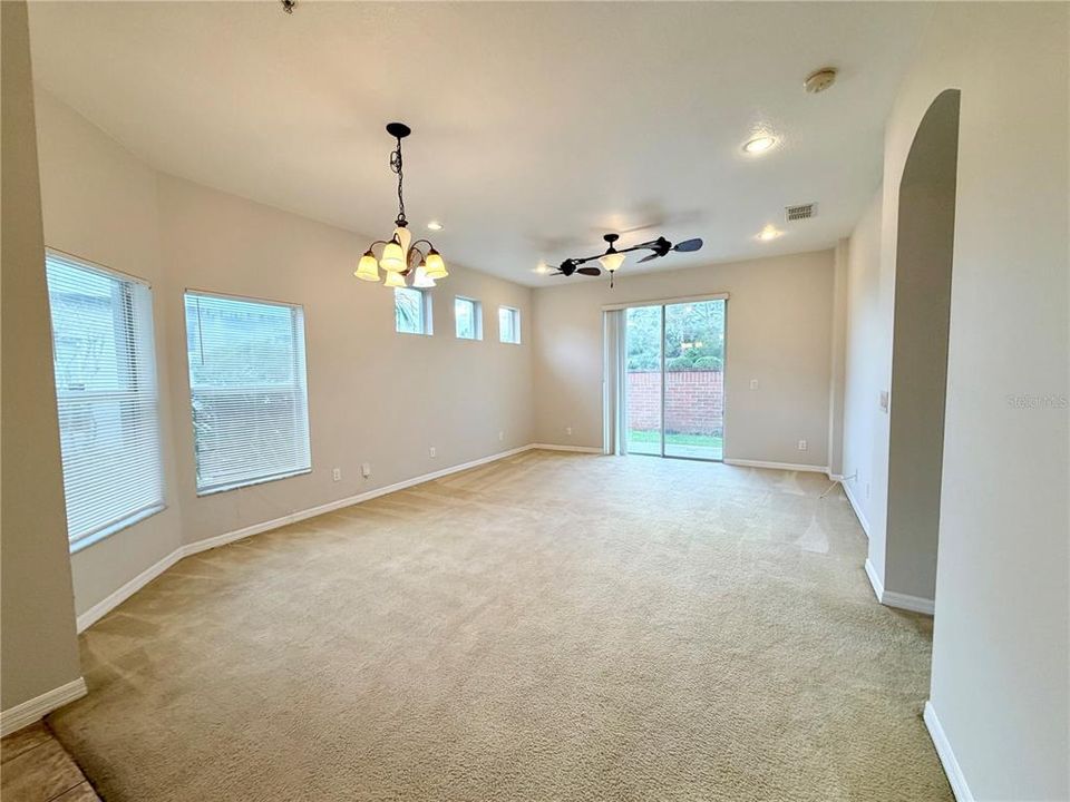 В аренду: $1,950 (3 спален, 2 ванн, 1386 Квадратных фут)