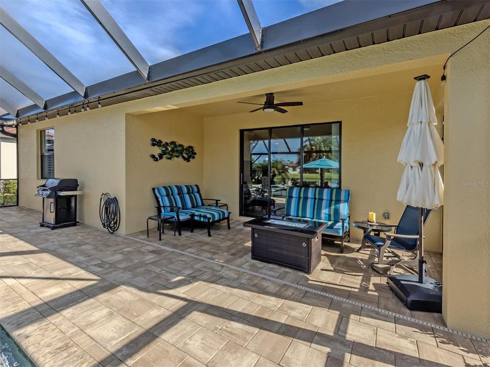 For Sale: $629,000 (4 beds, 3 baths, 2035 Square Feet)