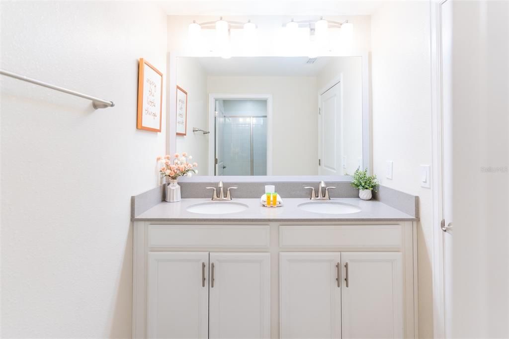 For Sale: $479,000 (4 beds, 3 baths, 1914 Square Feet)