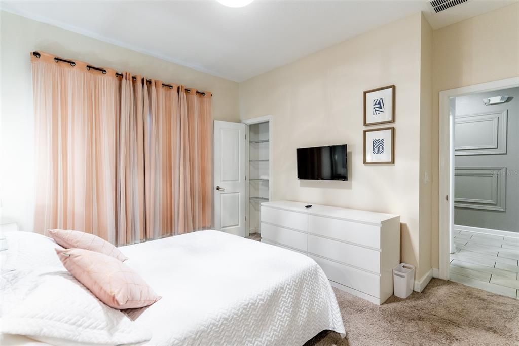 For Sale: $479,000 (4 beds, 3 baths, 1914 Square Feet)