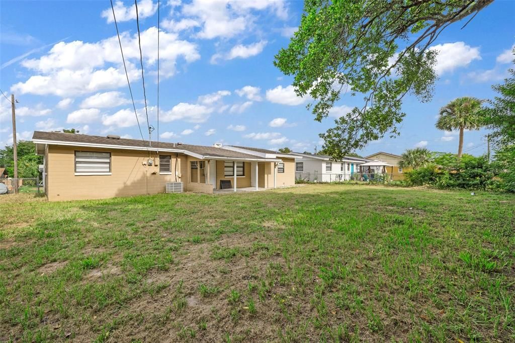 For Sale: $154,900 (3 beds, 1 baths, 1127 Square Feet)