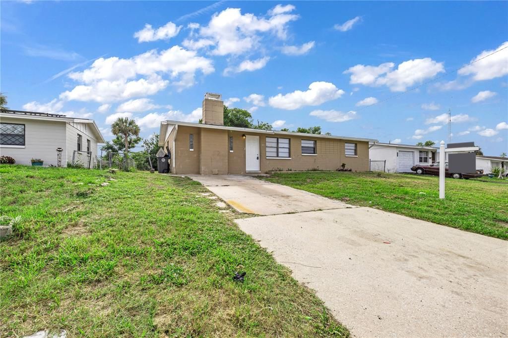 For Sale: $154,900 (3 beds, 1 baths, 1127 Square Feet)