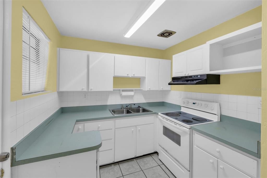 For Sale: $154,900 (3 beds, 1 baths, 1127 Square Feet)