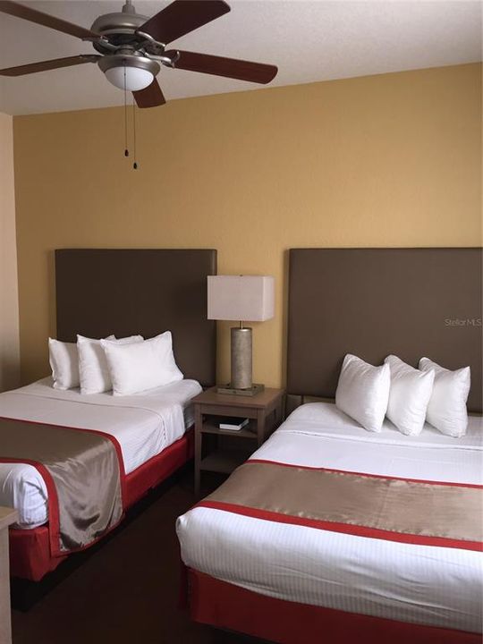 For Sale: $159,000 (2 beds, 2 baths, 957 Square Feet)