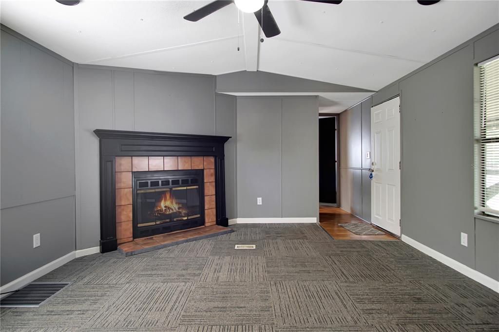 待售: $134,000 (2 贝兹, 2 浴室, 840 平方英尺)