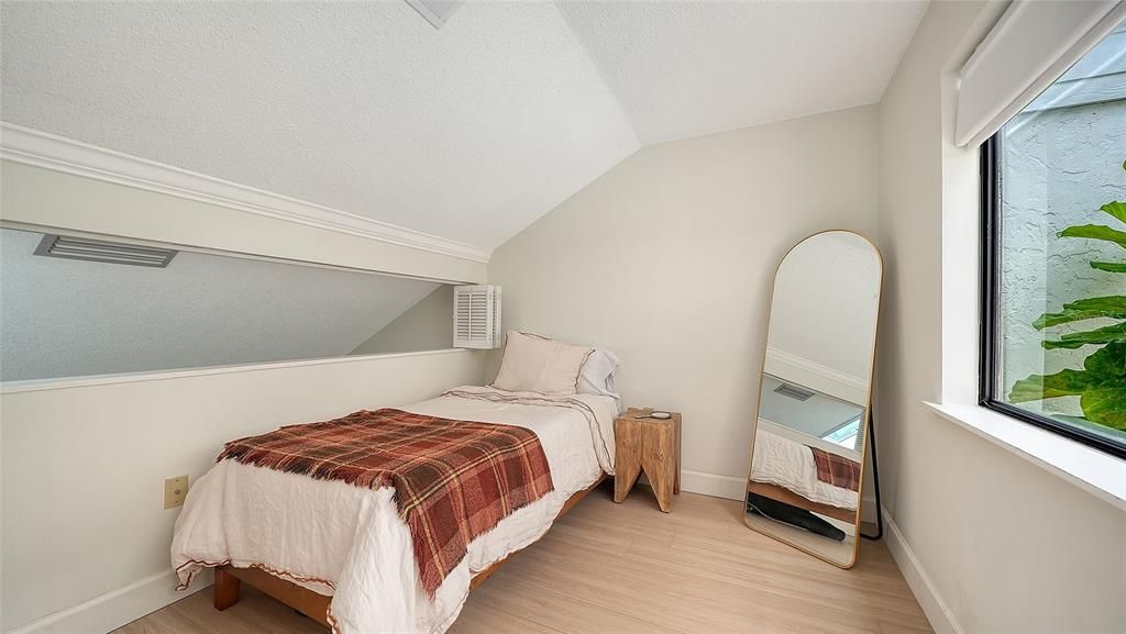 For Sale: $309,000 (3 beds, 2 baths, 1321 Square Feet)