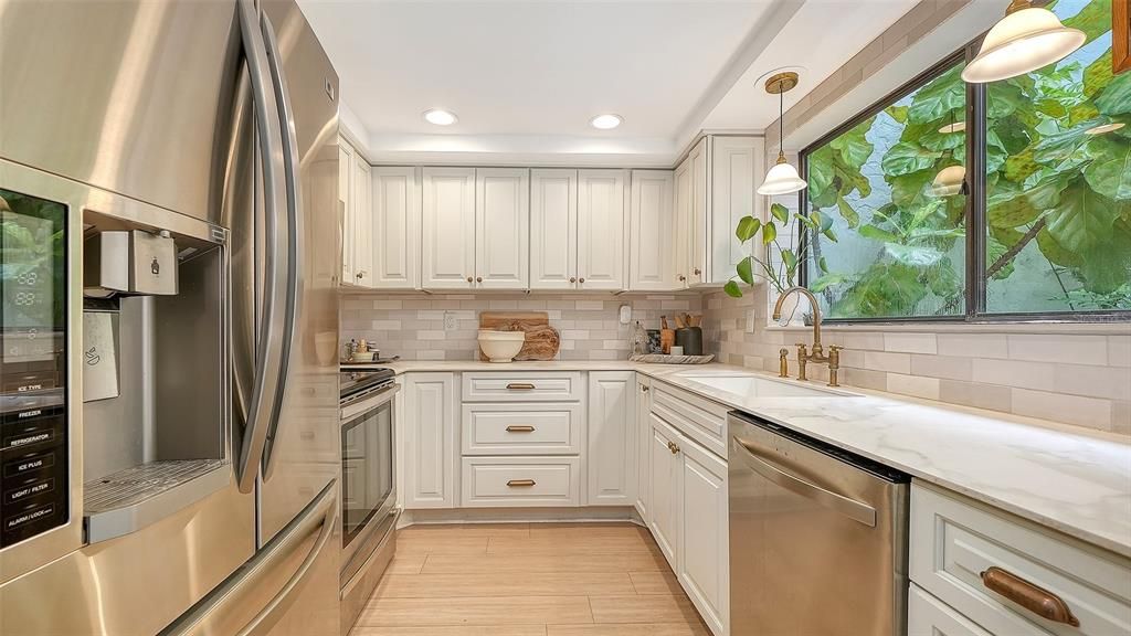 For Sale: $309,000 (3 beds, 2 baths, 1321 Square Feet)