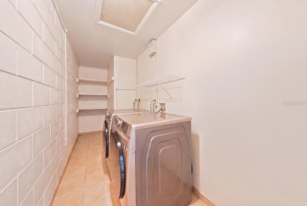 For Sale: $399,999 (3 beds, 2 baths, 1322 Square Feet)