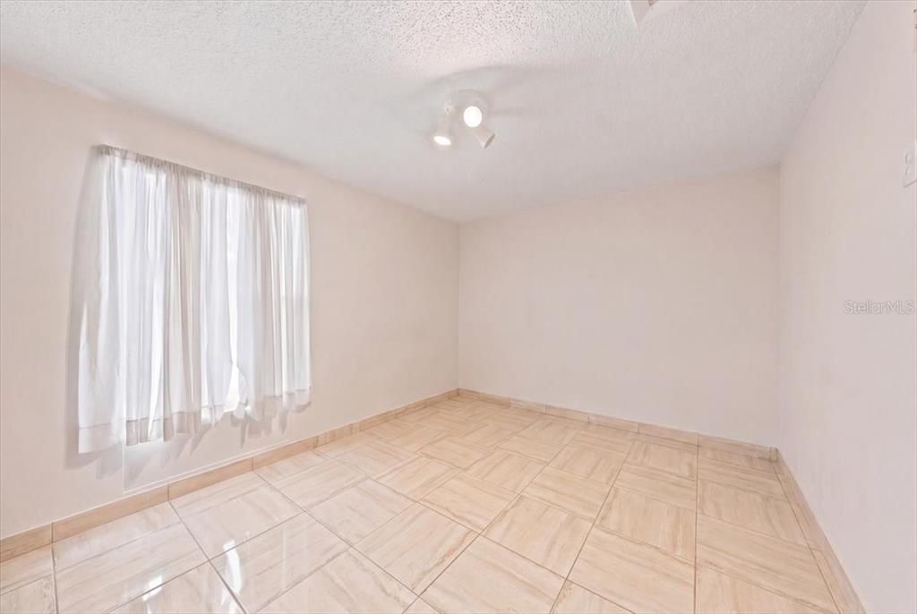 For Sale: $399,999 (3 beds, 2 baths, 1322 Square Feet)