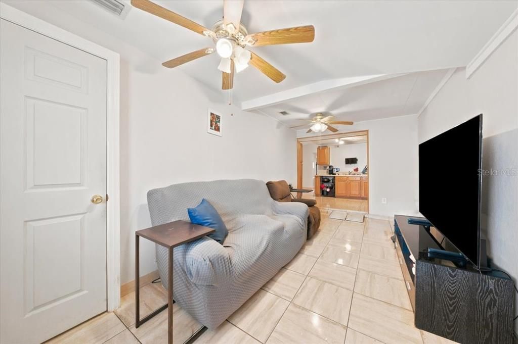 For Sale: $399,999 (3 beds, 2 baths, 1322 Square Feet)
