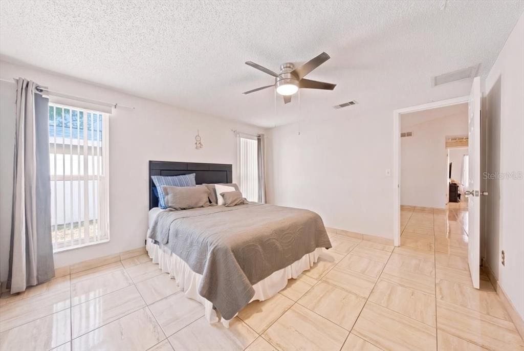 For Sale: $399,999 (3 beds, 2 baths, 1322 Square Feet)