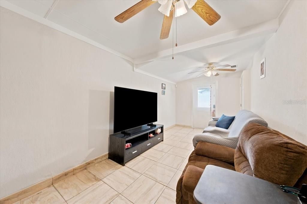 For Sale: $399,999 (3 beds, 2 baths, 1322 Square Feet)