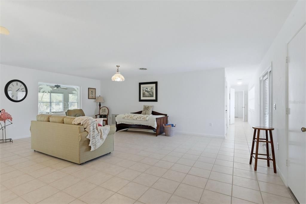 For Sale: $1,000,000 (2 beds, 2 baths, 3276 Square Feet)