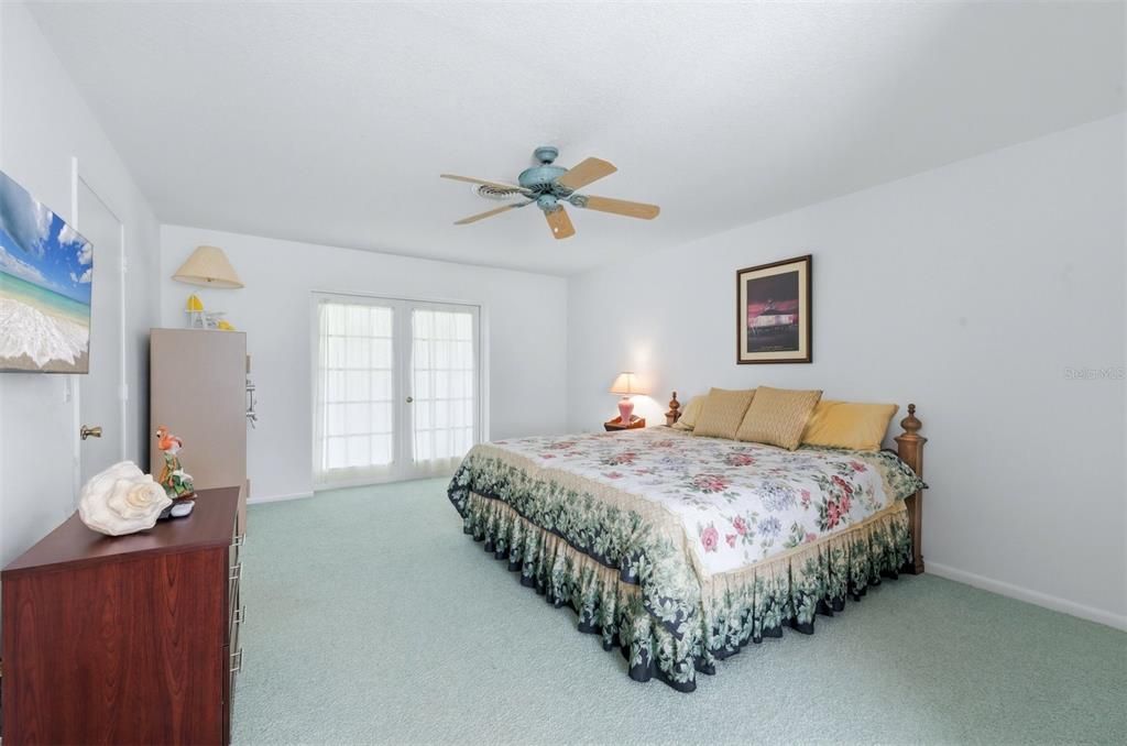 For Sale: $1,000,000 (2 beds, 2 baths, 3276 Square Feet)