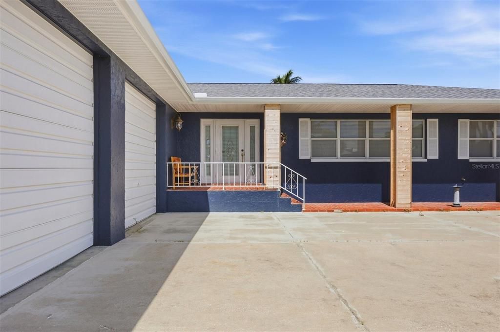 For Sale: $1,000,000 (2 beds, 2 baths, 3276 Square Feet)