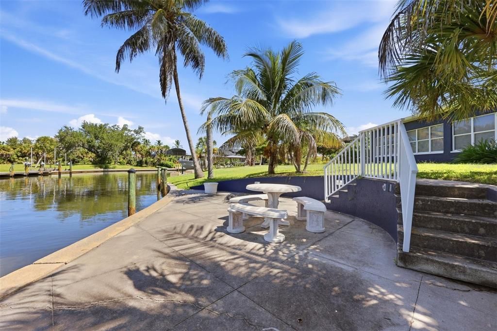 For Sale: $1,000,000 (2 beds, 2 baths, 3276 Square Feet)