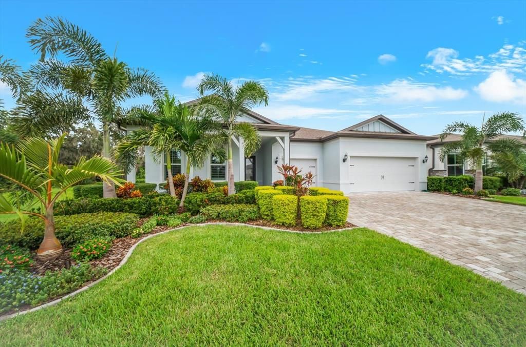 For Sale: $989,000 (3 beds, 3 baths, 2808 Square Feet)