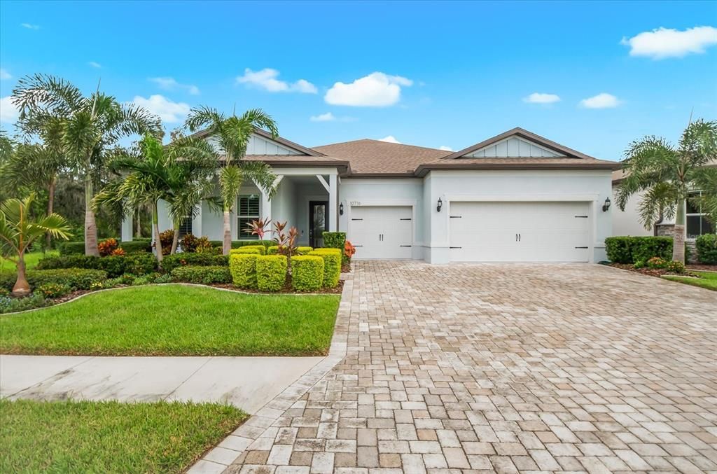 For Sale: $989,000 (3 beds, 3 baths, 2808 Square Feet)