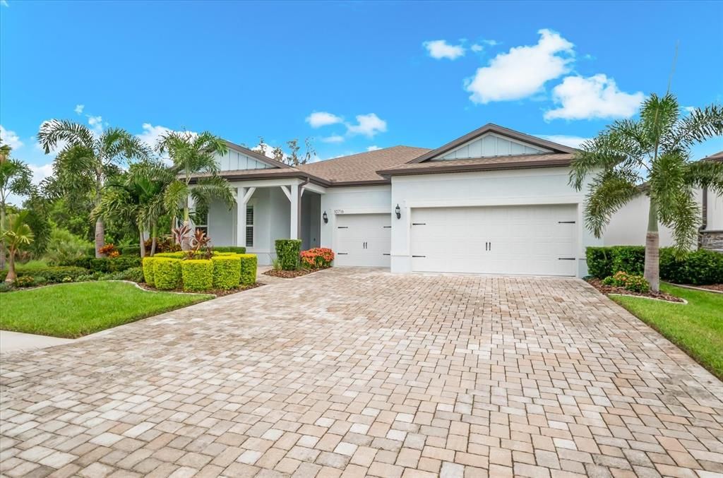 For Sale: $989,000 (3 beds, 3 baths, 2808 Square Feet)