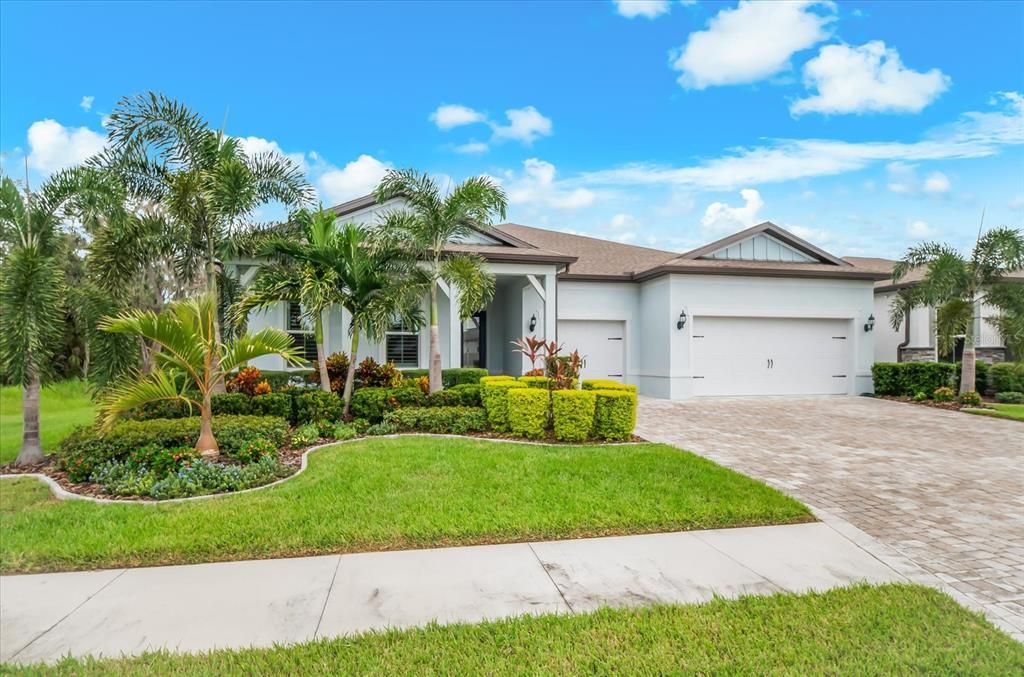 For Sale: $989,000 (3 beds, 3 baths, 2808 Square Feet)