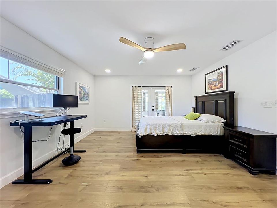 For Sale: $899,000 (4 beds, 3 baths, 2886 Square Feet)