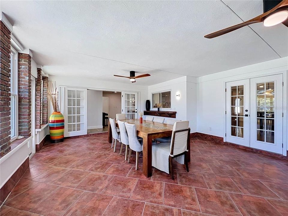 For Sale: $899,000 (4 beds, 3 baths, 2886 Square Feet)
