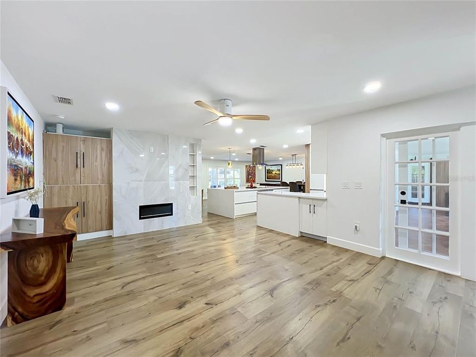 For Sale: $899,000 (4 beds, 3 baths, 2886 Square Feet)