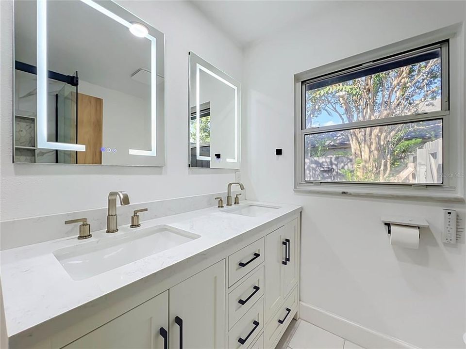 For Sale: $899,000 (4 beds, 3 baths, 2886 Square Feet)