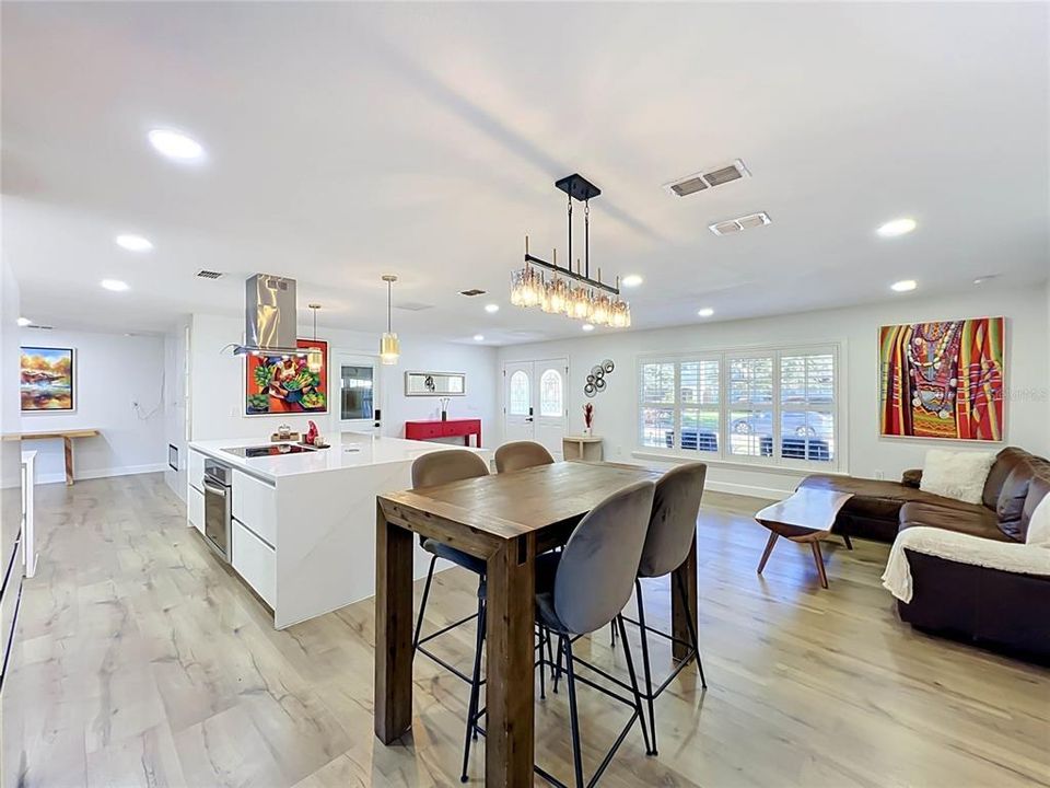 For Sale: $899,000 (4 beds, 3 baths, 2886 Square Feet)