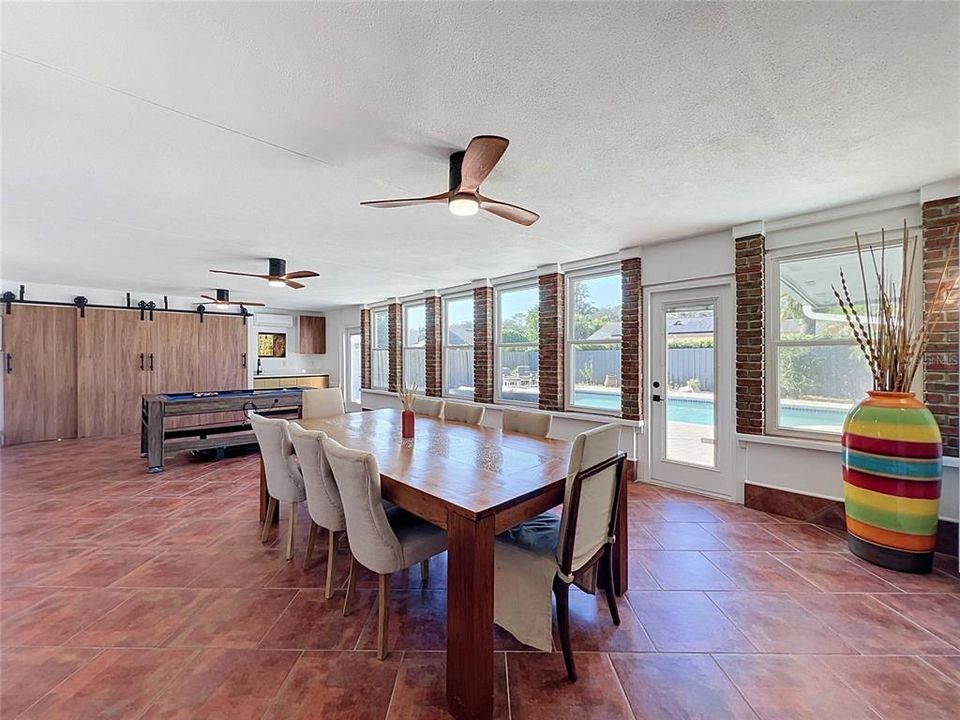 For Sale: $899,000 (4 beds, 3 baths, 2886 Square Feet)