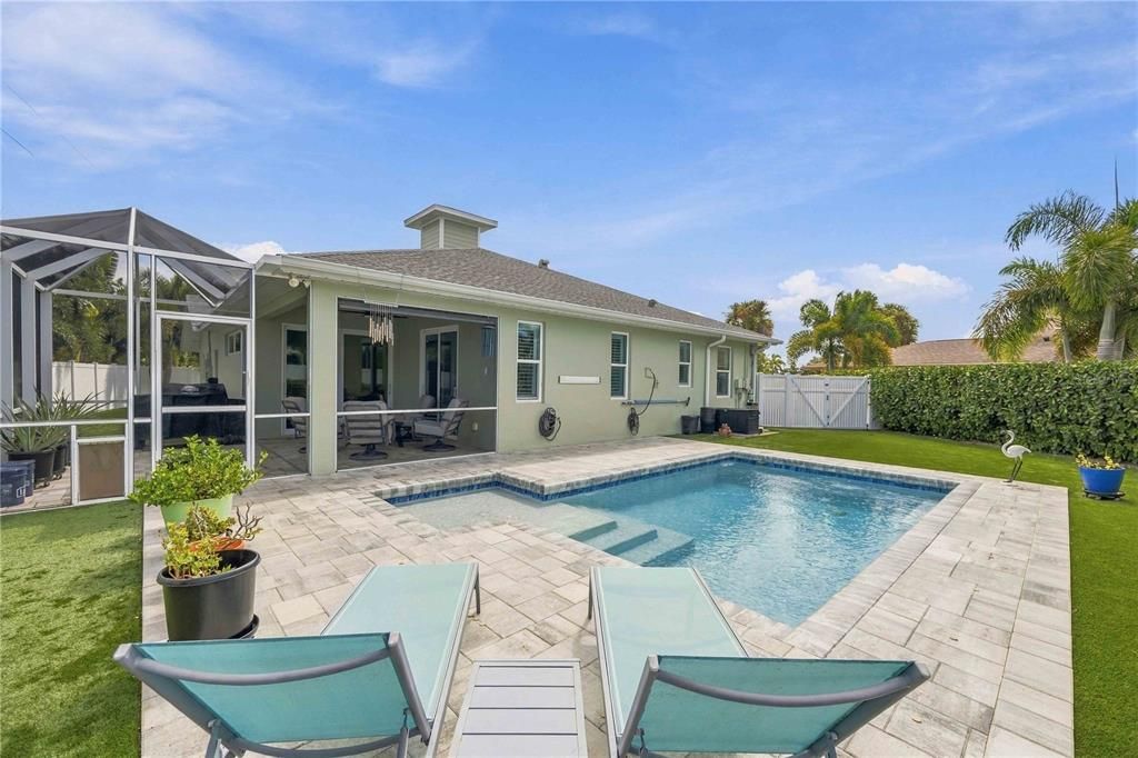 Active With Contract: $1,379,000 (3 beds, 2 baths, 2222 Square Feet)